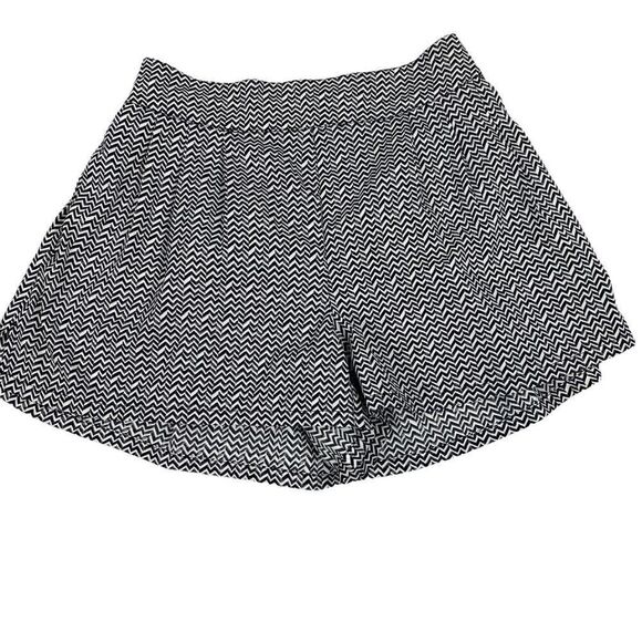 American Eagle Outfitters Chevron Print, High Rise Shorts size Small - Picture 1 of 5